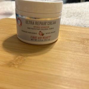 First Aid Beauty: Ultra Repair Cream